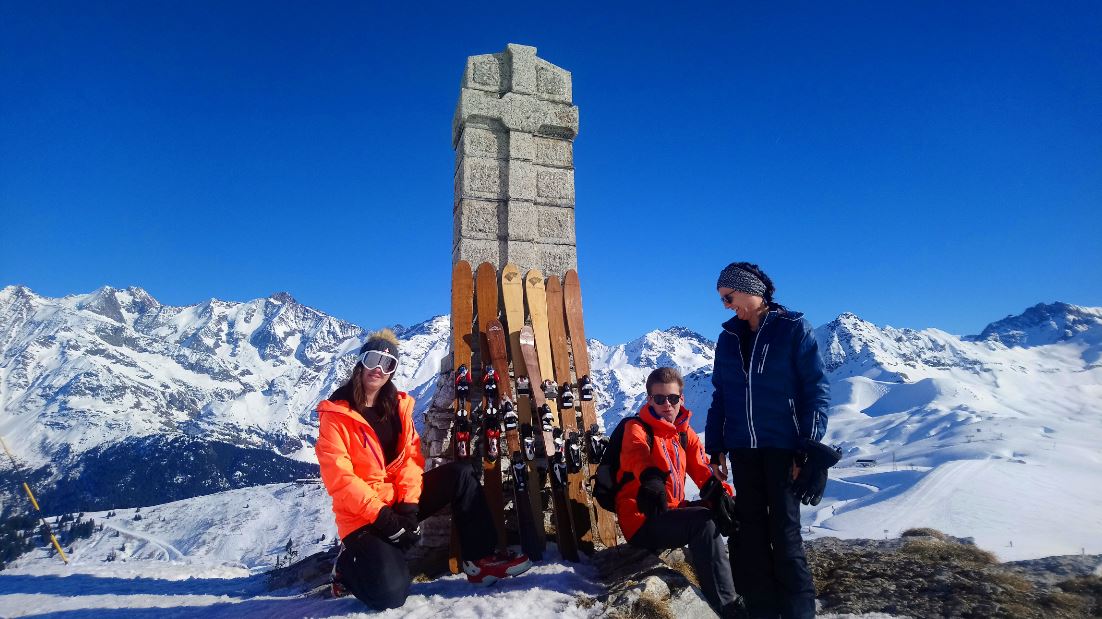Ski Monument Joly